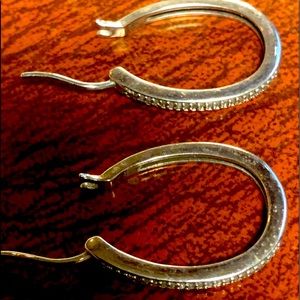 925 silver pierced earrings with CZ small stones.